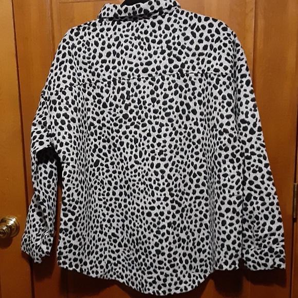 Animal Print  Boyfriend Shacket - Picture 2 of 3